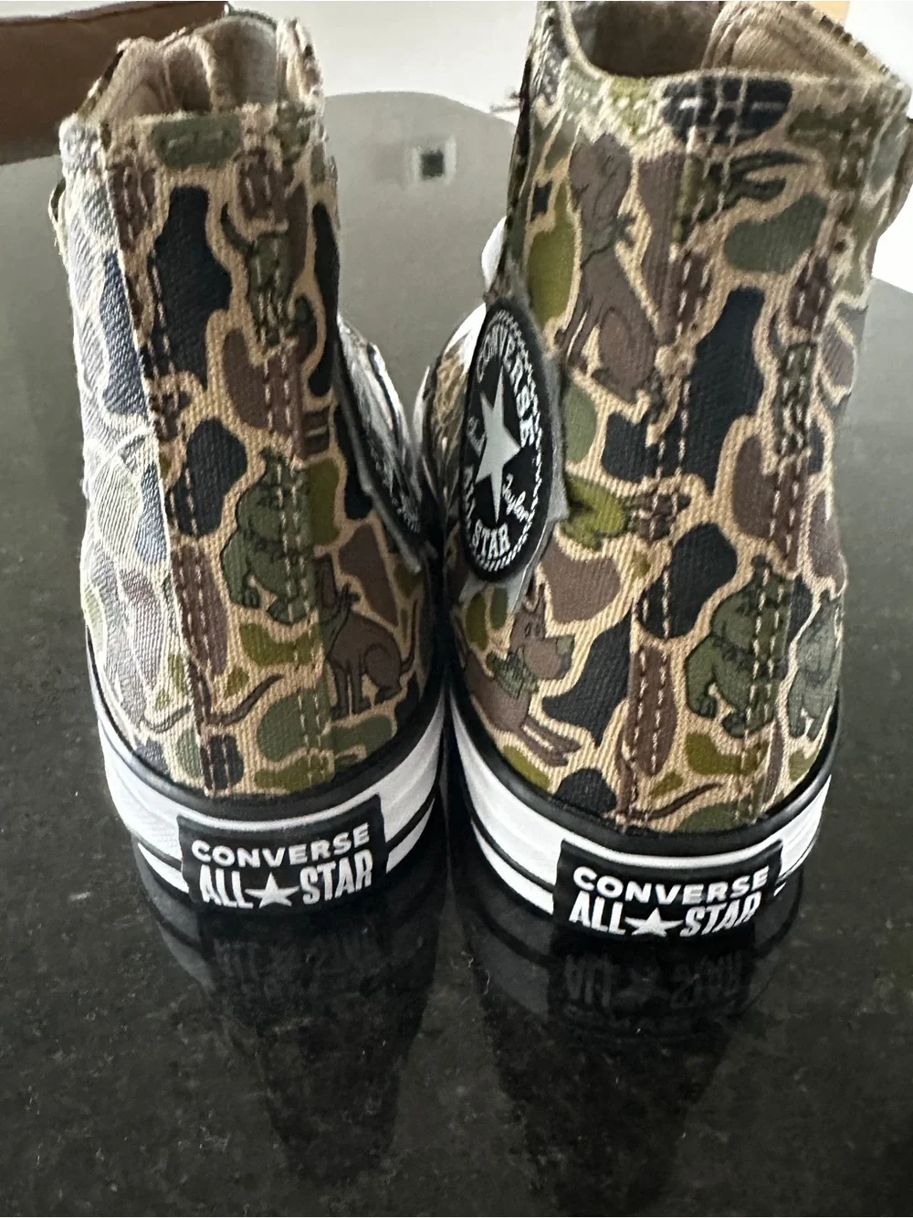 Converse High Top Sneakers in Green Camo and White NWOT - Picture 2 of 4
